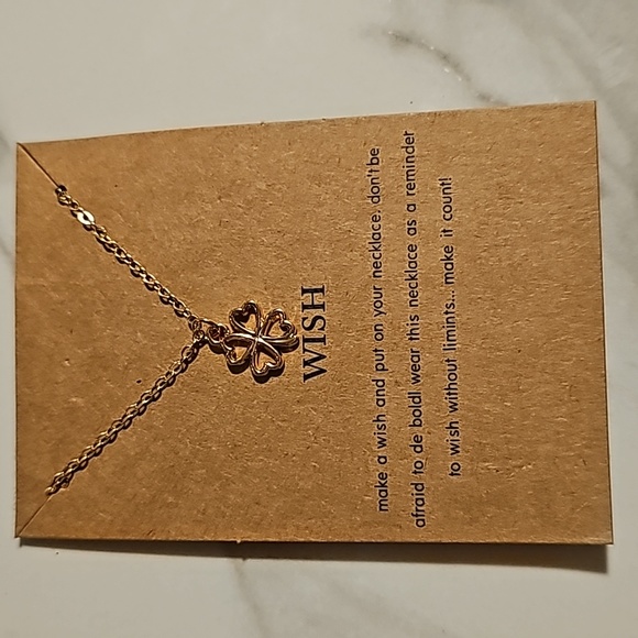 4 Leaf Clover Necklace - Picture 1 of 3